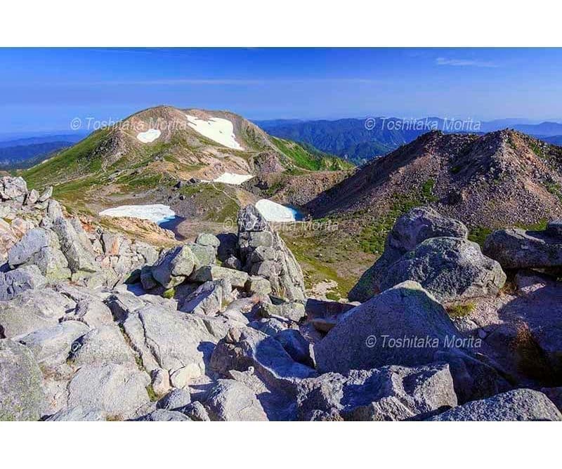 白山　御前峰より大汝峰と油ヶ池と紺屋ヶ池と剣ヶ峰